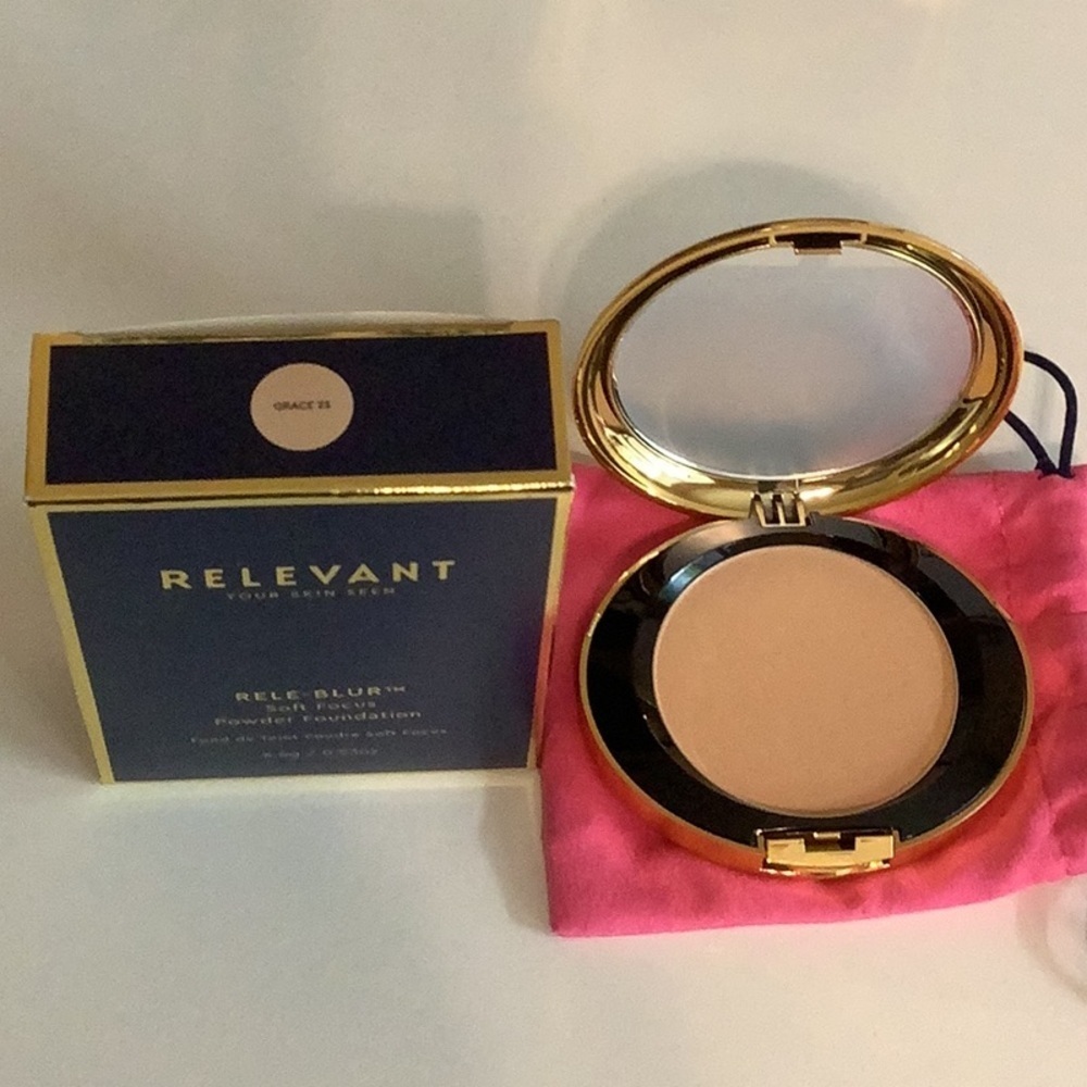 Relevant Grace 25 Rele-Blur Soft Focus Powder Foundation New In Box